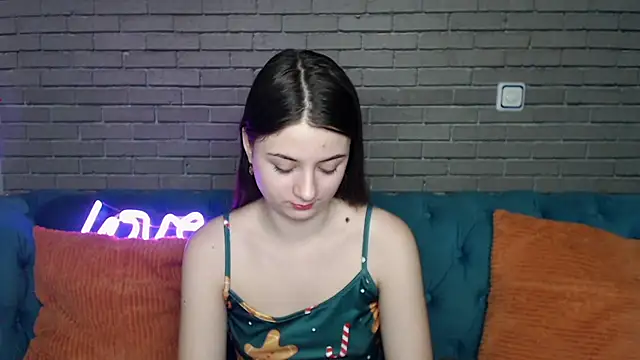 MilanaRoza online show from 12-14-25, 06:08