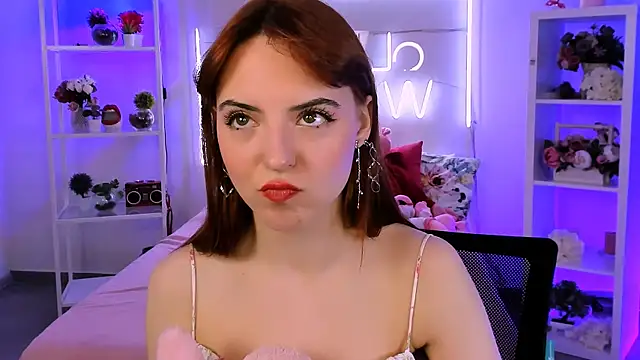 Snapshot of evanellson chatting on 02-08-25, 11:33 evanellson online show from 02-08-25, 11:33