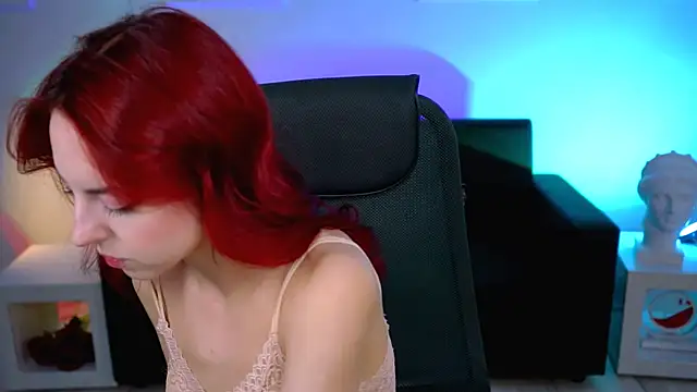 Snapshot of evanellson chatting on 10-08-25, 12:14 evanellson online show from 10-08-25, 12:14