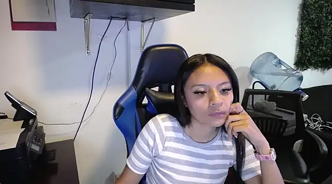 Snapshot of Natashax_Hot chatting on 03-10-25, 07:40 Natashax Hot online show from 03-10-25, 07:40