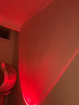 Im Valen Cute online show from 11-29-25, 04:15