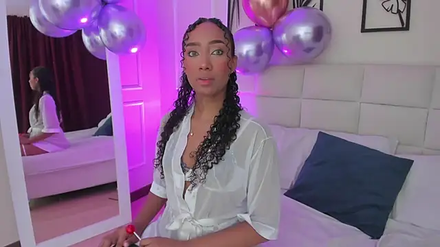 Snapshot of Amber__Sanchez chatting on 01-18-25, 02:47 Amber  Sanchez online show from 01-18-25, 02:47
