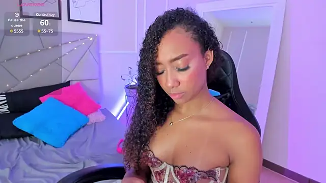 Snapshot of Amber__Sanchez chatting on 01-19-25, 07:46 Amber  Sanchez online show from 01-19-25, 07:46