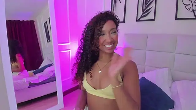 Snapshot of Amber__Sanchez chatting on 01-29-25, 08:51 Amber  Sanchez online show from 01-29-25, 08:51