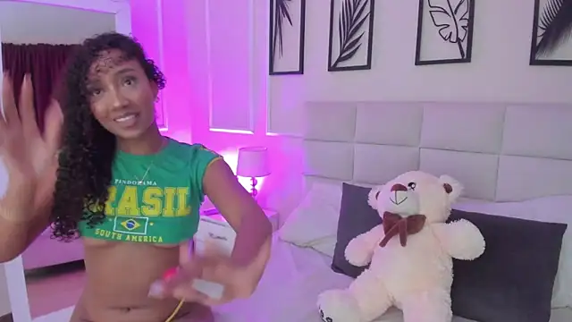 Snapshot of Amber__Sanchez chatting on 02-28-25, 03:26 Amber  Sanchez online show from 02-28-25, 03:26