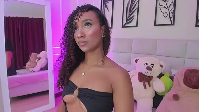 Snapshot of Amber__Sanchez chatting on 03-03-25, 04:36 Amber  Sanchez online show from 03-03-25, 04:36