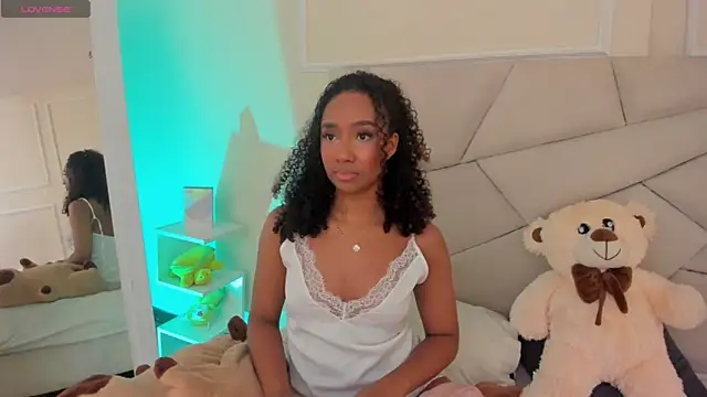 Snapshot of Amber__Sanchez chatting on 03-17-25, 04:40 Amber  Sanchez online show from 03-17-25, 04:40