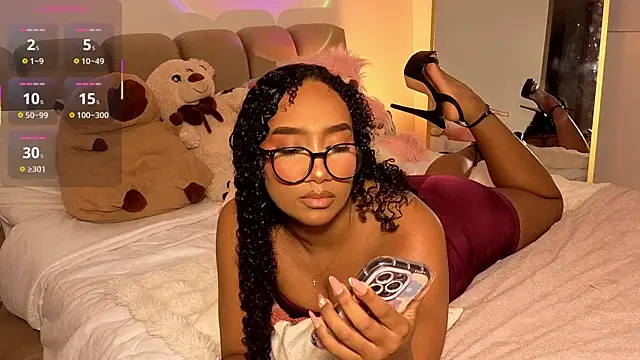 Snapshot of Amber__Sanchez chatting on 10-18-25, 02:25 Amber  Sanchez online show from 10-18-25, 02:25