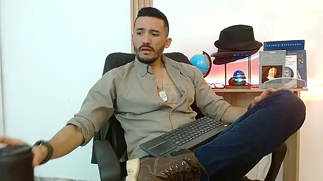 Reiko 85  online show from 11-25-25, 02:39