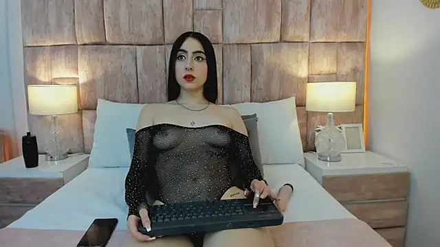 MonserratPeters online show from 12-10-24, 04:34