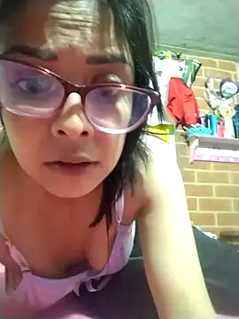 Vanessagirld online show from 12-17-24, 10:54