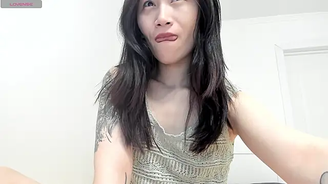 aenie online show from 03-18-25, 04:58