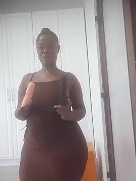 Snapshot of Luciouslips00 chatting on 12-20-24, 12:16 Luciouslips00 online show from 12-20-24, 12:16