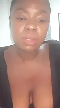 Snapshot of Luciouslips00 chatting on 01-08-25, 01:32 Luciouslips00 online show from 01-08-25, 01:32