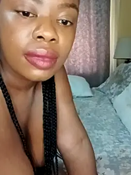 Snapshot of Luciouslips00 chatting on 11-28-25, 10:18 Luciouslips00 online show from 11-28-25, 10:18