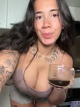 Snapshot of AndyFire69 chatting on 11-15-25, 01:18 AndyFire69 online show from 11-15-25, 01:18