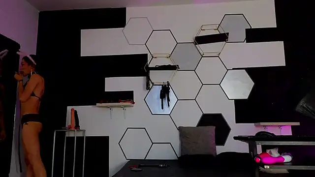 haileycat online show from 02-05-25, 08:00