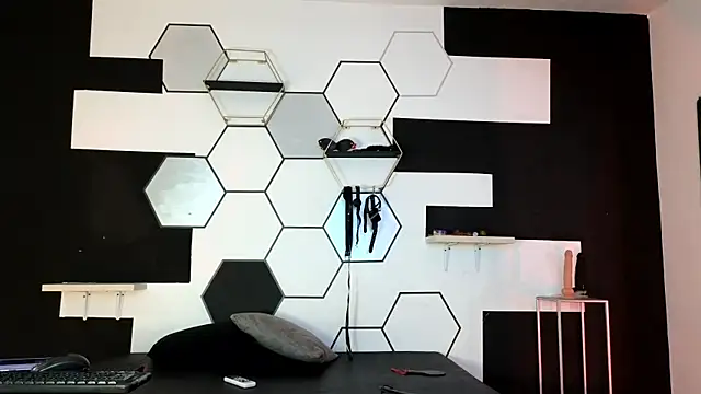 haileycat online show from 02-19-25, 03:06