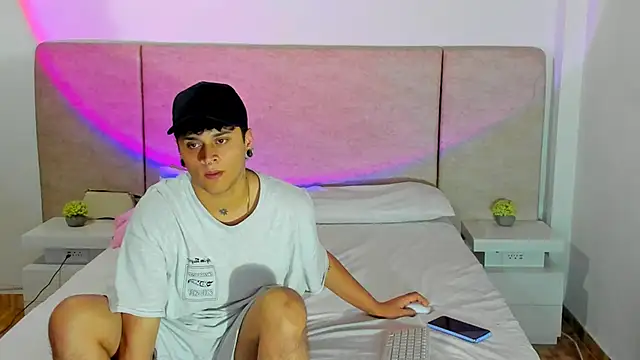 alanaget1 online show from 12-21-24, 06:30