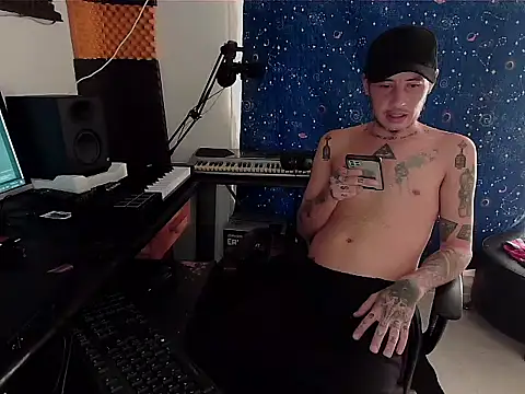 Snapshot of patrik_tattoo_ chatting on 12-04-24, 05:00 patrik tattoo online show from 12-04-24, 05:00