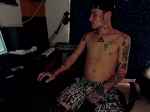 Snapshot of patrik_tattoo_ chatting on 12-05-24, 01:06 patrik tattoo online show from 12-05-24, 01:06