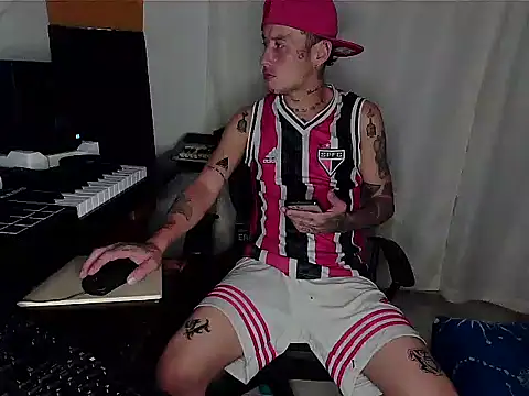 Snapshot of patrik_tattoo_ chatting on 01-24-25, 07:08 patrik tattoo online show from 01-24-25, 07:08