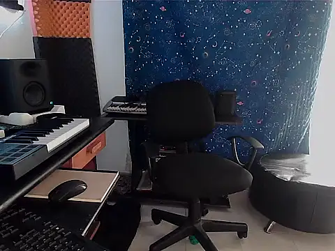 Snapshot of patrik_tattoo_ chatting on 01-25-25, 06:35 patrik tattoo online show from 01-25-25, 06:35