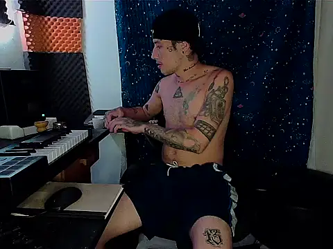 Snapshot of patrik_tattoo_ chatting on 02-26-25, 03:32 patrik tattoo online show from 02-26-25, 03:32