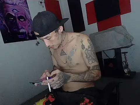 Snapshot of patrik_tattoo_ chatting on 06-02-26, 01:29 patrik tattoo online show from 06-02-26, 01:29