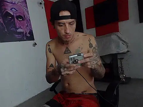 Snapshot of patrik_tattoo_ chatting on 06-08-26, 05:57 patrik tattoo online show from 06-08-26, 05:57