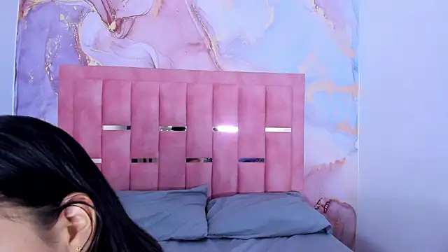 Snapshot of LizzMartin chatting on 02-08-25, 07:16 LizzMartin online show from 02-08-25, 07:16