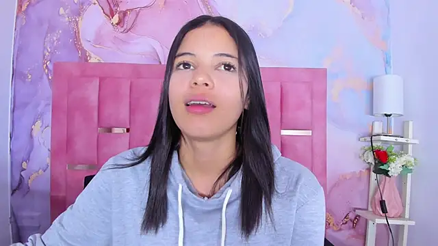 Snapshot of LizzMartin chatting on 03-05-25, 06:34 LizzMartin online show from 03-05-25, 06:34