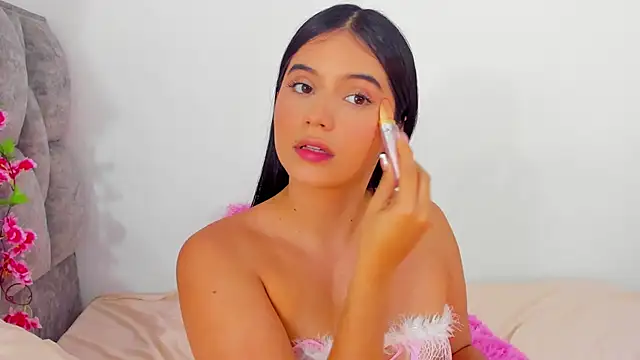 Snapshot of adhara__evanss chatting on 12-13-24, 11:06 adhara  evanss online show from 12-13-24, 11:06