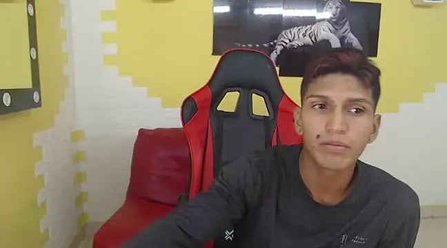 mau elixxx online show from 12-31-24, 06:05