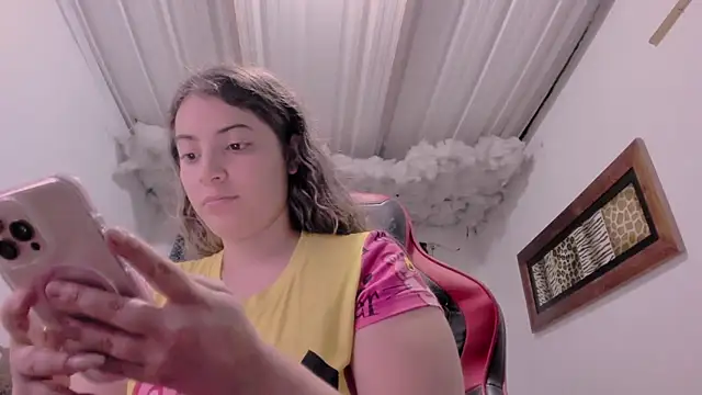 Lauu G online show from 09-28-25, 02:39