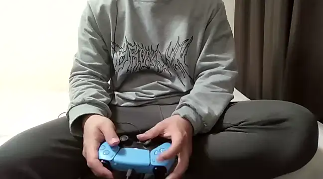 Snapshot of YU-KI00 chatting on 03-12-25, 04:51 YU-KI00 online show from 03-12-25, 04:51