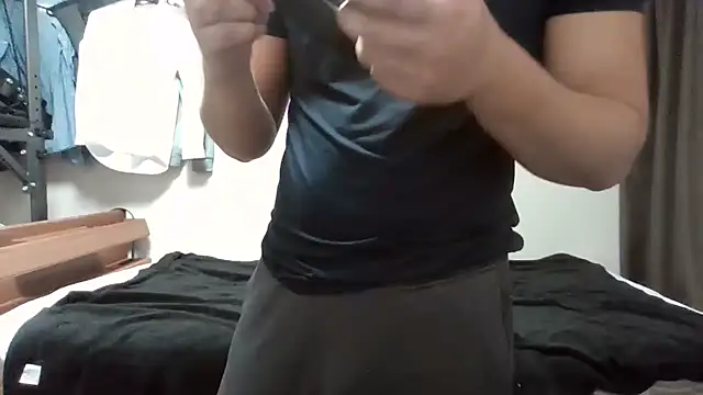 Snapshot of YU-KI00 chatting on 10-03-25, 01:08 YU-KI00 online show from 10-03-25, 01:08