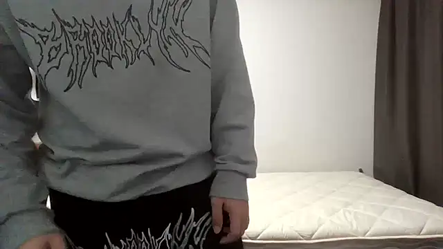 Snapshot of YU-KI00 chatting on 10-23-25, 01:43 YU-KI00 online show from 10-23-25, 01:43