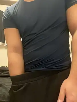 Snapshot of YU-KI00 chatting on 11-14-25, 12:26 YU-KI00 online show from 11-14-25, 12:26