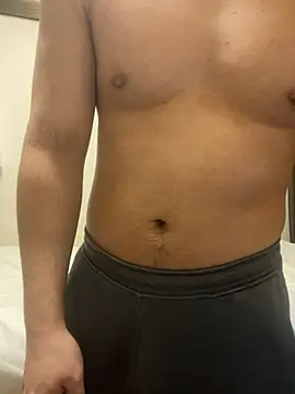 Snapshot of YU-KI00 chatting on 11-29-25, 09:23 YU-KI00 online show from 11-29-25, 09:23