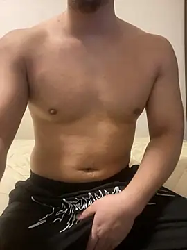 Snapshot of YU-KI00 chatting on 12-14-25, 06:08 YU-KI00 online show from 12-14-25, 06:08