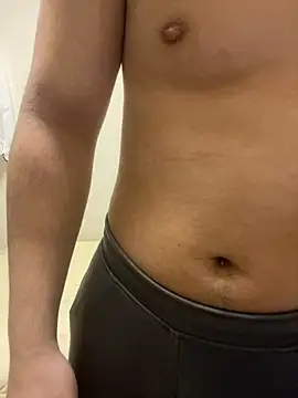 Snapshot of YU-KI00 chatting on 12-17-25, 12:11 YU-KI00 online show from 12-17-25, 12:11