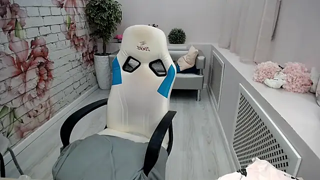 Cutie Asya online show from 10-16-25, 04:24