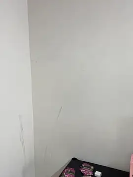 Snapshot of emilie_xx_ chatting on 10-02-25, 03:41 emilie xx online show from 10-02-25, 03:41