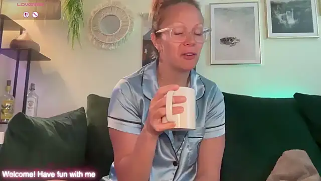 MelodyRoseUk online show from 05-19-26, 08:53