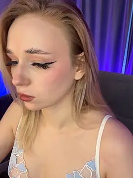 Snapshot of Eva_Millss chatting on 02-08-25, 01:22 Eva Millss online show from 02-08-25, 01:22