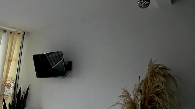 Snapshot of JuanDiegoKing chatting on 11-16-25, 03:39 JuanDiegoKing online show from 11-16-25, 03:39