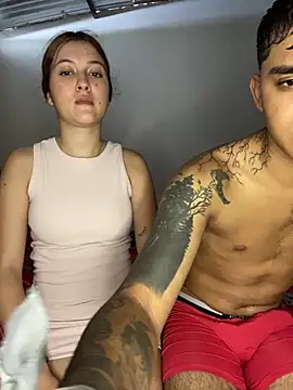 Snapshot of Jonlis01 chatting on 02-19-25, 04:00 Jonlis01 online show from 02-19-25, 04:00