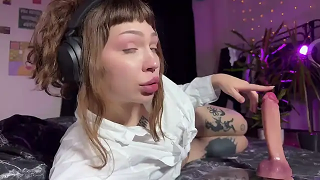 PaulaPratt online show from 12-13-24, 09:46