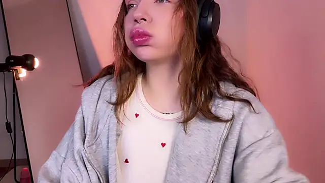 PaulaPratt online show from 02-22-25, 04:40